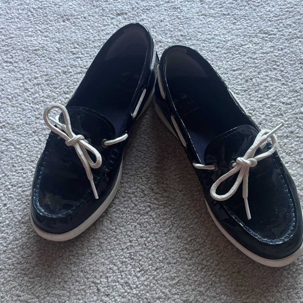COLE HAAN |‎ Navy, patent boat shoes, size 8.5